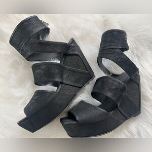 The Last Conspiracy Vova Mat Plateau Black Platform Wedges